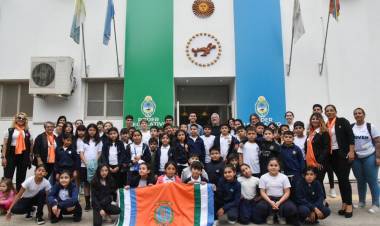 ESTUDIANTES DE CHARATA VISITARON LA LEGISLATURA Y SE FORMARON SOBRE EL ROL Y FUNCIONES DE LOS DIPUTADOS