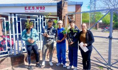CHACO PLANTA VIDA: CONTINÚA LA PLANTACIÓN DE ÁRBOLES AUTÓCTONOS EN ESCUELAS Y JARDINES