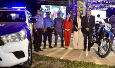 90 AÑOS DE LOS FRENTONES: LA VICEGOBERNADORA SCHNEIDER PRESIDIÓ EL ACTO ANIVERSARIO CON IMPORTANTES OBRAS PARA LA COMUNIDAD