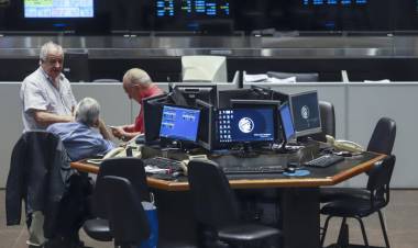 LA FIESTA BURSÁTIL, FINANCIERA Y CAMBIARIA CONTINÚA EN DICIEMBRE