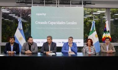 EL GOBIERNO ENTREGÓ LOS CERTIFICADOS DE LA CAPACITACIÓN “CAMINO EMPRENDEDOR”