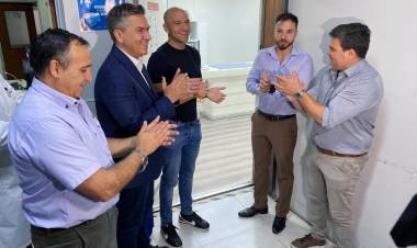 INSTITUTO CONSULTORIO RADIOLÓGICO RESISTENCIA: EL GOBERNADOR ZDERO ACOMPAÑÓ LA HABILITACIÓN DEL NUEVO EQUIPO DE RESONANCIA MAGNÉTICA