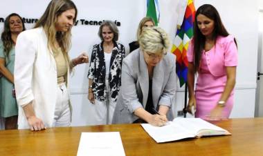 EDUCACIÓN: LA MINISTRA NAIDENOFF TOMÓ JURAMENTO A LA NUEVA SUBSECRETARIA DE COORDINACIÓN PRESUPUESTARIA Y FINANCIERA
