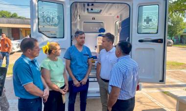 PAMPA DEL INDIO: EL GOBERNADOR ZDERO ENCABEZÓ EL OPERATIVO SANITARIO DE ABORDAJE TERRITORIAL Y ENTREGÓ UNA AMBULANCIA PARA LA ZONA 