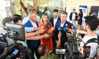 EL GOBERNADOR ZDERO RECIBIÓ A SCIOLI Y PRESENTÓ “DESTINO CHACO”. ADEMÁS, SE ADELANTÓ LO QUE SERÁ LA BIENAL 2026