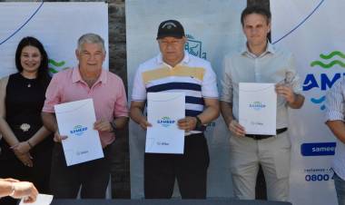 FONTANA: PROVINCIA Y MUNICIPIO ACORDARON INTERVENCIONES PARA GARANTIZAR EL ABASTECIMIENTO DE AGUA POTABLE