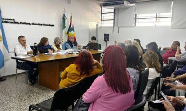 PLAN DE ESTABILIDAD LABORAL  DOCENTE: EN CUMPLIMIENTO DE LA LEY Nº 3896-E EDUCACIÓN COMENZÓ CON LA TITULARIZACIÓN DE CARGOS EN NIVEL SUPERIOR