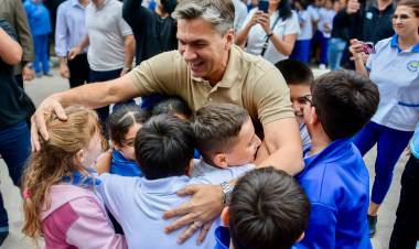 FONTANA: EL GOBERNADOR ZDERO INAUGURÓ CUADRAS DE PAVIMENTO, ILUMINACIÓN Y ENTREGÓ TÍTULO DE PROPIEDAD A LA CAPILLA SAN ANTONIO”