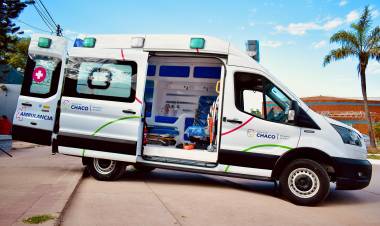 GENERAL PINEDO: EL GOBERNADOR ZDERO ENTREGÓ UNA NUEVA AMBULANCIA PARA EL HOSPITAL “ISAAC WAISMAN”