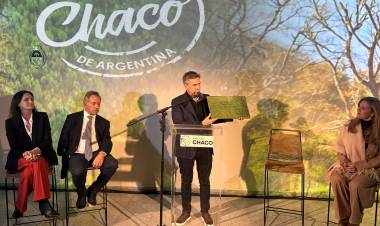 BUENOS AIRES: EL GOBERNADOR ZDERO PRESENTÓ EL LIBRO “EL IMPENETRABLE” EN LA CASA DEL CHACO 