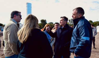 EL GOBERNADOR ZDERO SUPERVISÓ LAS OBRAS QUE SE EJECUTAN EN LA RUTA PROVINCIAL N° 13, TRAMO COTE LAI – CHARADAI