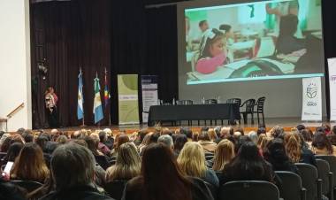 EDUCACIÓN REFUERZA LOS APRENDIZAJES DE LOS NIÑOS CON LIBROS Y CAPACITACIÓN DOCENTE