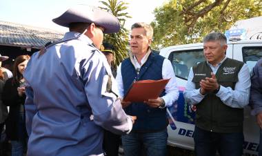 EL GOBERNADOR ZDERO ENTREGÓ UN NUEVO VEHÍCULO A LA POLICÍA RURAL EN SAN MARTÍN Y REAFIRMÓ SU COMPROMISO CON LA SEGURIDAD DEL CAMPO