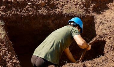 EN CASTELLI: SECHEEP AVANZA CON OBRAS Y TRABAJOS CLAVES PARA FORTALECER EL SUMINISTRO ELÉCTRICO