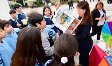 SE INICIÓ LA FERIA DEL LIBRO 2025 “CHACO LEE” EN RESISTENCIA, EN FONTANA Y EN SAN MARTÍN