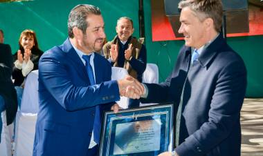 LAS GARCITAS: EL GOBERNADOR ZDERO ACOMPAÑÓ HOY EL ACTO CENTRAL POR EL 80° ANIVERSARIO DE LA LOCALIDAD