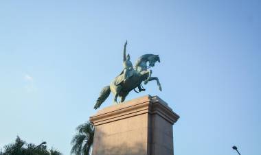 RESISTENCIA: EL GOBERNADOR ZDERO ACOMPAÑÓ EL HOMENAJE A SAN MARTÍN EN EL 175° ANIVERSARIO DE SU PASO A LA INMORTALIDAD