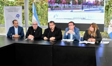 EL GOBIERNO PROVINCIAL PRESENTÓ EL PROGRAMA DE FORTALECIMIENTO ESTRATÉGICO PARA CENTROS URBANOS MUNICIPALES