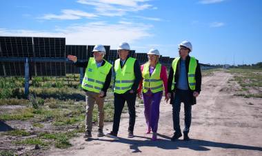 PAMPA DEL INFIERNO: EL GOBERNADOR ZDERO DESTACÓ LA ARTICULACIÓN PÚBLICO-PRIVADA EN EL MAYOR PARQUE SOLAR DE LA PROVINCIA