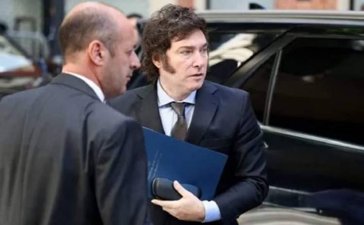 EL PRESIDENTE REALIZÓ DECLARACIONES JUNTO A SU PAREJA A LOS ASISTENTES DE LA OBRA "FÁTIMA 100%" 