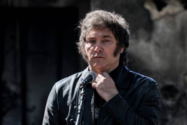 SIN LEY ÓMNIBUS, JAVIER MILEI ECHÓ  AL TITULAR DE LA ANSES Y LA SECRETARIA DE MINERÍA