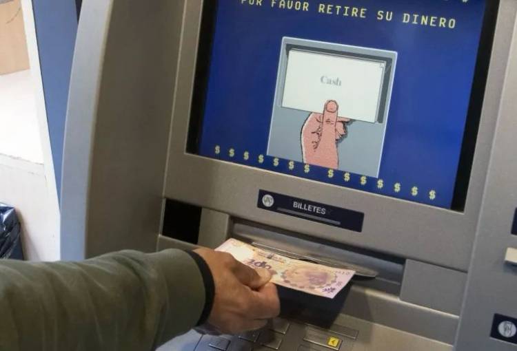 EL GOBERNADOR ANUNCIÓ EL PAGO DE LA AYUDA ESCOLAR CON UN AUMENTO DEL 250%