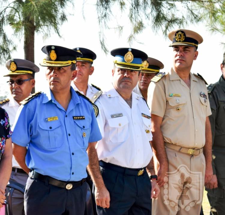 LA POLICIA DEL CHACO DIJO PRESENTE EN LA CELEBRACIÓN DEL ANIVERSARIO N° 15 DE LA BASE AÉREA MILITAR