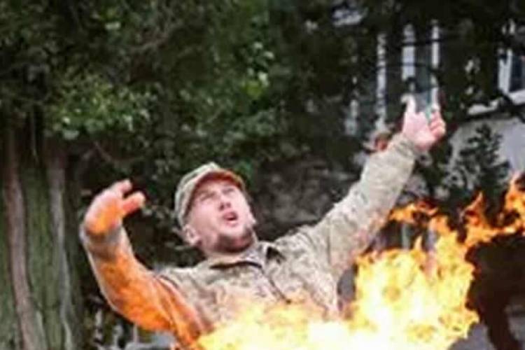 UN SOLDADO DE EE.UU. SE INMOLÓ EN WASHINGTON DENUNCIANDO GENOCIDIO