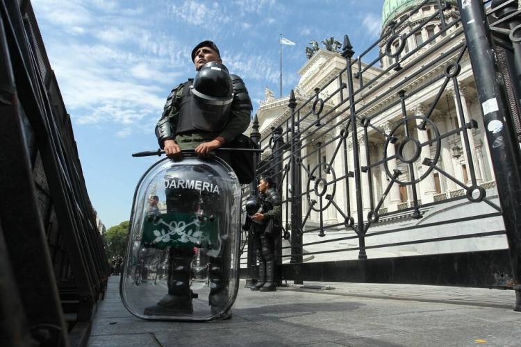 APERTURA DE SESIONES: DENUNCIAN UN "ESTADO DE SITIO" DENTRO DEL CONGRESO