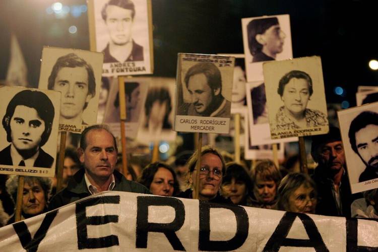 URUGUAY: EL GOBIERNO ELIMINÓ EL TÉRMINO "TERRORISMO DE ESTADO" DE LOS PROGRAMAS EDUCATIVOS