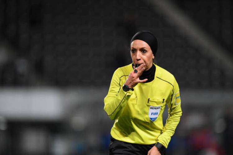 IRÁN: UNA MUJER ARBITRARÁ POR PRIMERA VEZ UN PARTIDO DE FÚTBOL MASCULINO