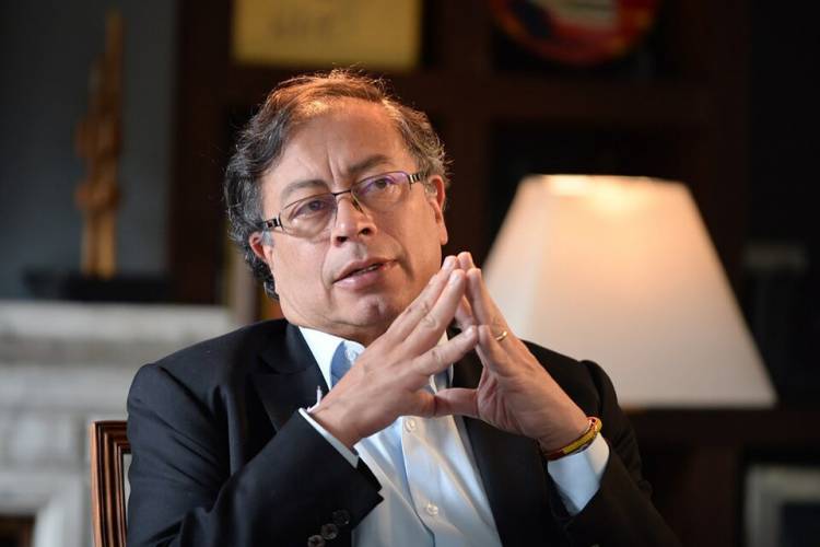 GUSTAVO PETRO EXPULSÓ AL EMBAJADOR ARGENTINO