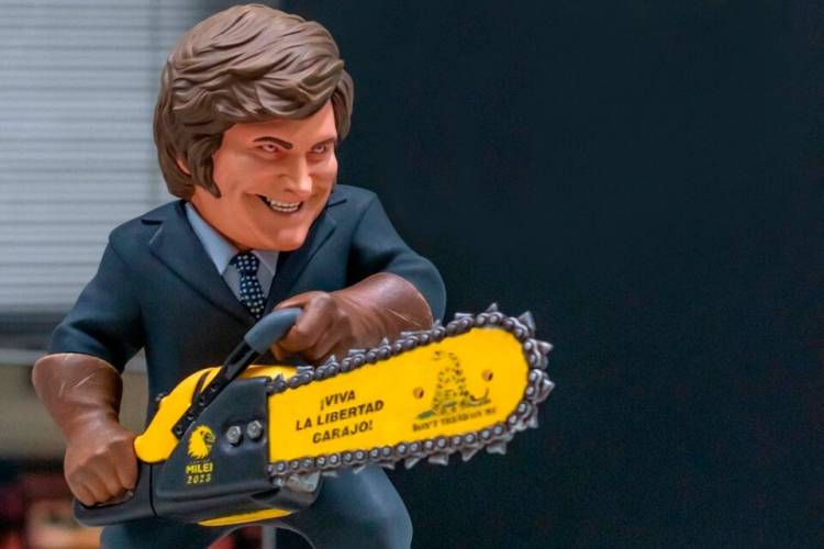 MOTOSIERRA, LICUADORA Y DETERIORO