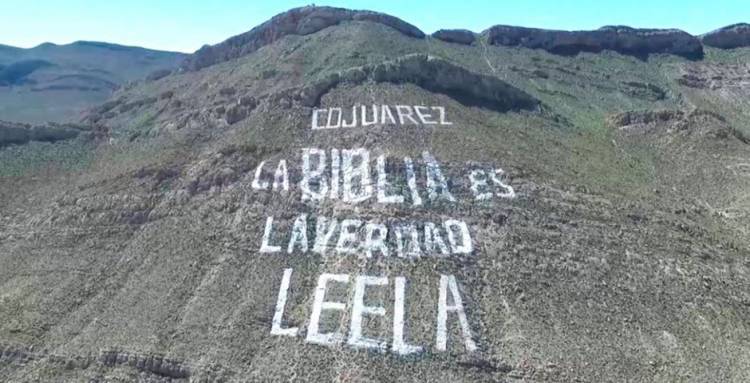 MÉXICO: MÁS DE 3 MIL EVANGÉLICOS RETOCAN LAS LETRAS DEL ‘CERRO DE LA BIBLIA’