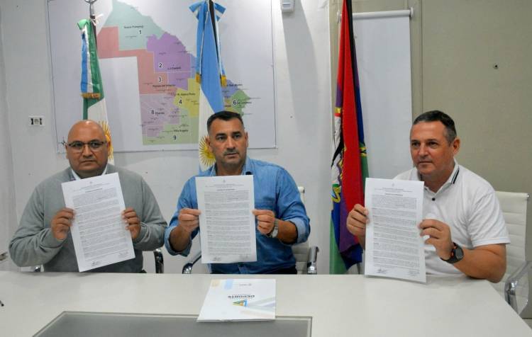 EL INSTITUTO DEL DEPORTE CHAQUEÑO FIRMÓ CONVENIOS CON LOS MUNICIPIOS DE SANTA SYLVINA Y COTE LAI 