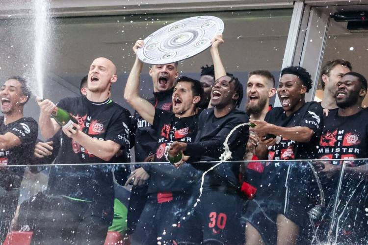 BUNDESLIGA: BAYER LEVERKUSEN SALIÓ CAMPEÓN Y ROMPIÓ LA RACHA DEL BAYERN
