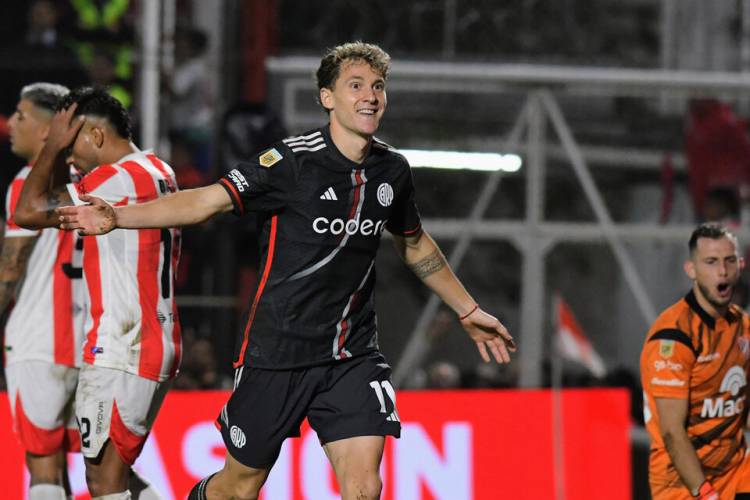 RIVER GANÓ EN CÓRDOBA Y SACÓ CHAPA DE CANDIDATO EN LA COPA DE LA LIGA