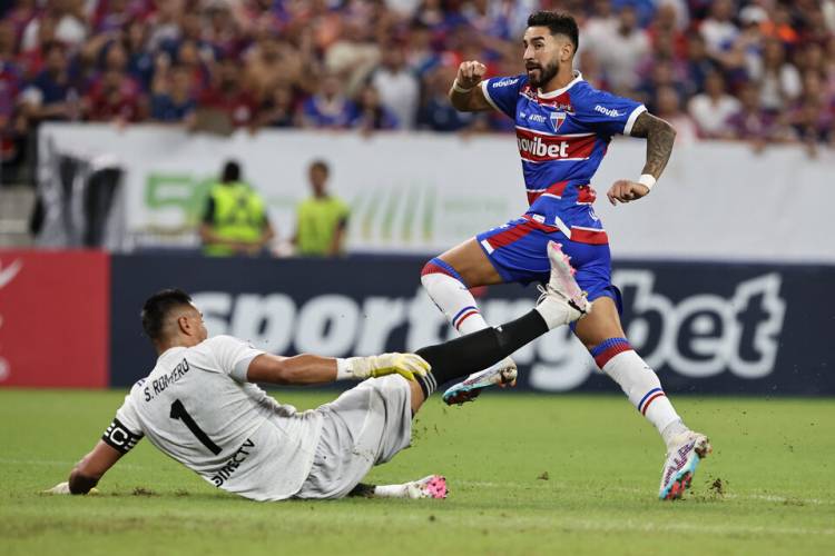 BOCA PERDIÓ EN BRASIL Y SE ALEJA DE LA PUNTA EN SU ZONA