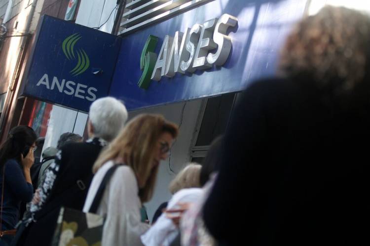 EL NUEVO BONO DE 70.000 PESOS SIGUE LICUANDO LOS INGRESOS DE LOS JUBILADOS 