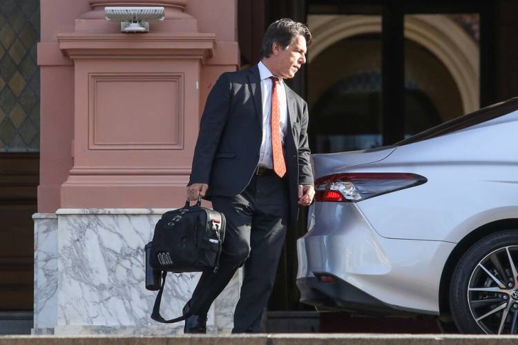 EMPEZÓ EL JUEGO DE LA SILLA: TODOS LOS NOMBRES EN DANZA PARA REEMPLAZAR A NICOLÁS POSSE