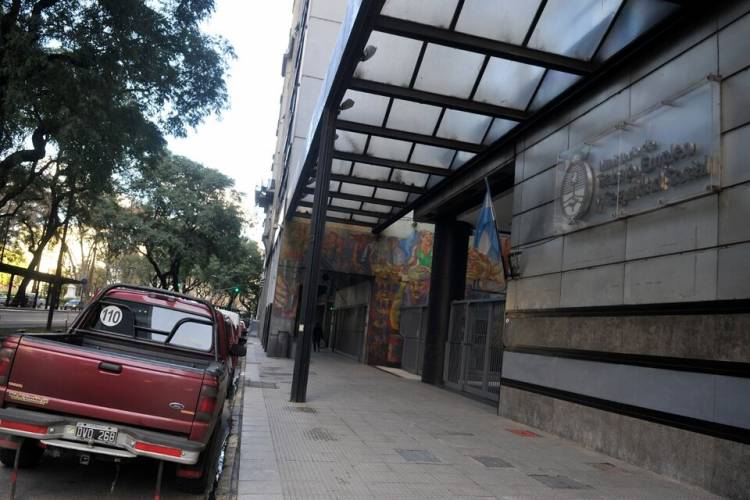 CADA MES SE CAEN 23 MIL EMPLEOS PRIVADOS