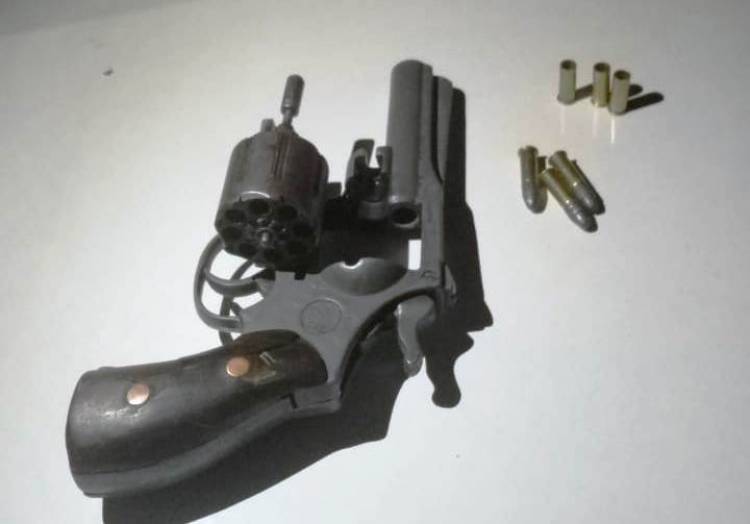 VILLA ÁNGELA: MANIPULABA UN ARMA DE FUEGO Y SE LE ESCAPO UN TIRO POR ACCIDENTE IMPACTANDO EN LA ZONA TORÁCICA Y ABDOMINAL