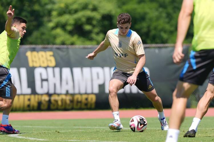 COPA AMÉRICA: LA SELECCIÓN ARGENTINA, YENDO DEL HOTEL A LA UNIVERSIDAD