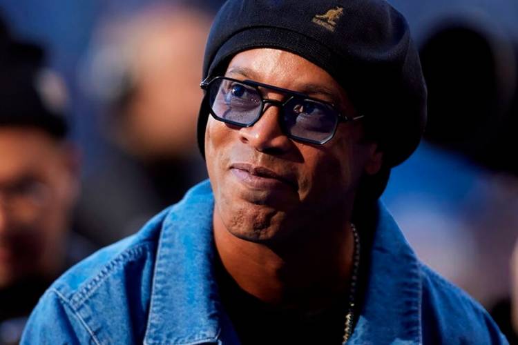 ERA BAIT: RONALDINHO Y SUS CRÍTICAS A BRASIL, UNA TRETA PUBLICITARIA