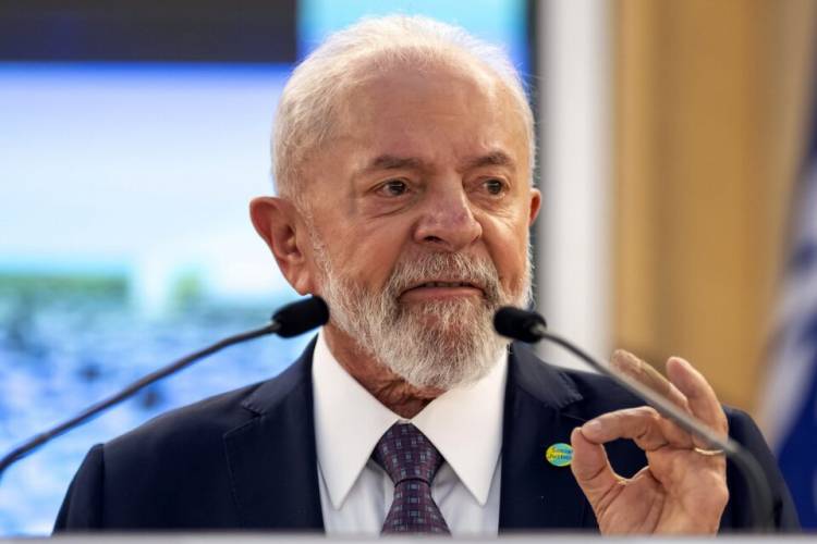 POR UNA NUEVA POLÍTICA COMUNICACIONAL