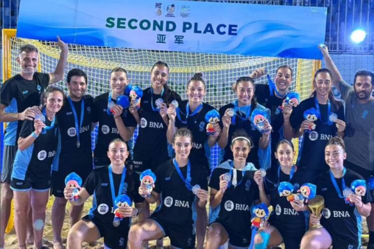 HANDBALL PLAYA: LA SELECCIÓN FEMENINA DE ARGENTINA SE QUEDÓ CON LA MEDALLA DE PLATA
