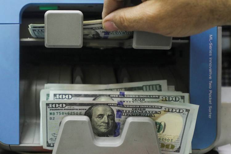 LOS DÓLARES FINANCIEROS SIGUEN SUBIENDO Y LA BRECHA CAMBIARIA SUPERÓ EL 50%