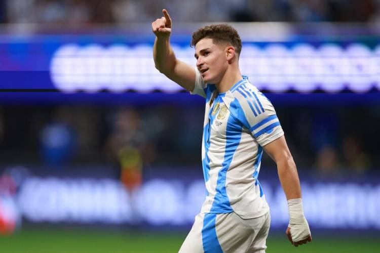 BARCELONA QUIERE FICHAR A JULIÁN ALVAREZ