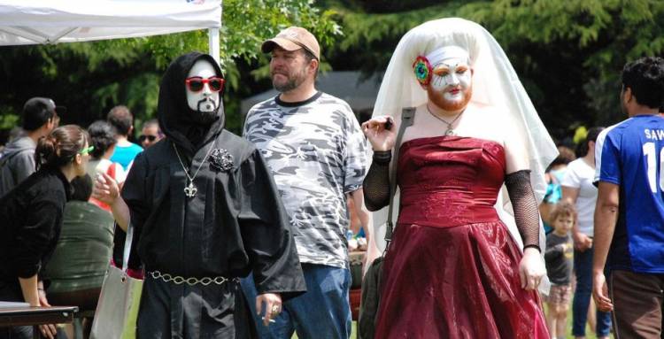 SAN FRANCISCO: DESNUDOS PÚBLICOS ALREDEDOR DE NIÑOS DURANTE DESFILE DEL ORGULLO GAY