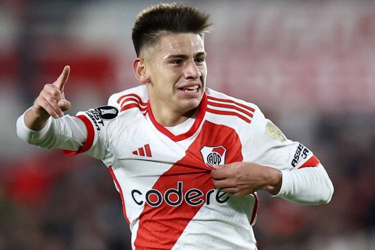 RIVER: EL "DIABLITO" ECHEVERRI SE VA DE VIAJE
